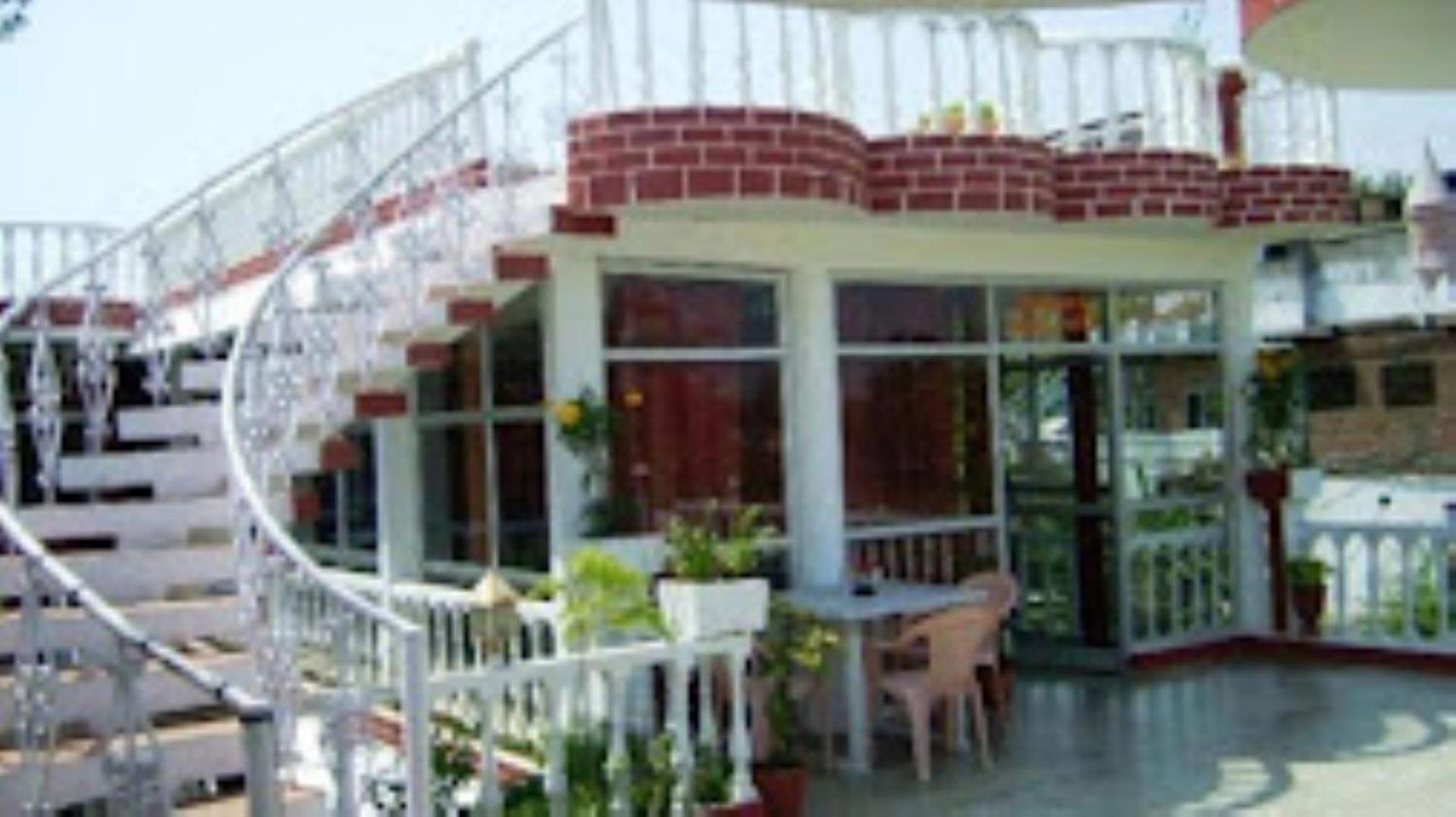 Hotel Casa Di William Khajurāho Exteriör bild
